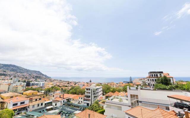 Funchal Window City Center by Madeira Sun Travel