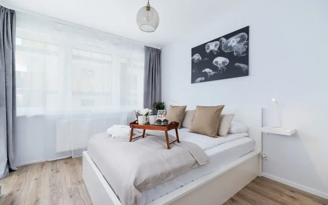 Apartment Bronowicka by Renters
