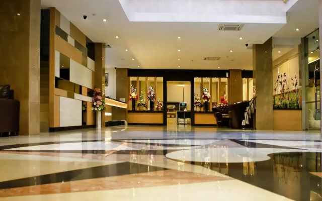 OYO 775 Aviari Hotel