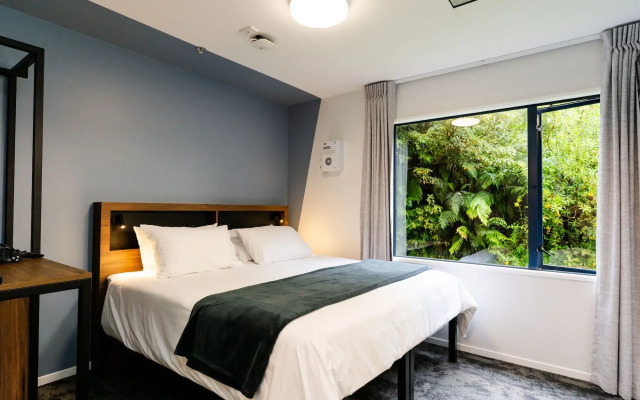 Haka House Franz Josef