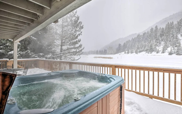 Luxe Vail Valley Retreat w/ Hot Tub!
