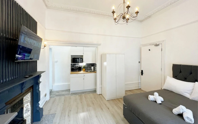 Erin Court Mansion -Suite 10