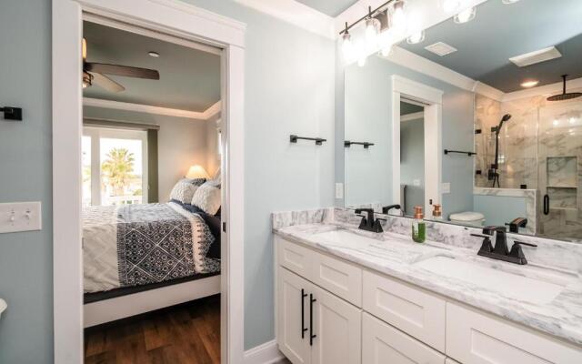 The Sandcastle by Oak Island Accommodations