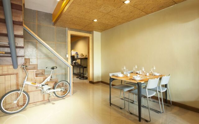 Near Shopping Mall/Old Town R.