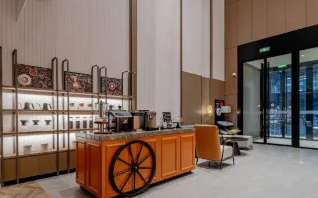 Homeinn Plus Hotel (Shanghai Hongqiao Airport Qixin Road)