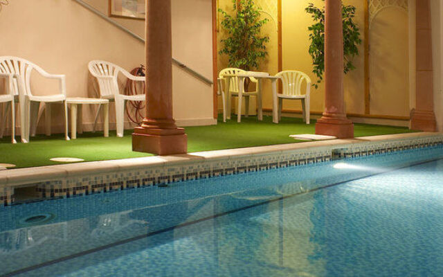 Dryburgh Abbey Hotel