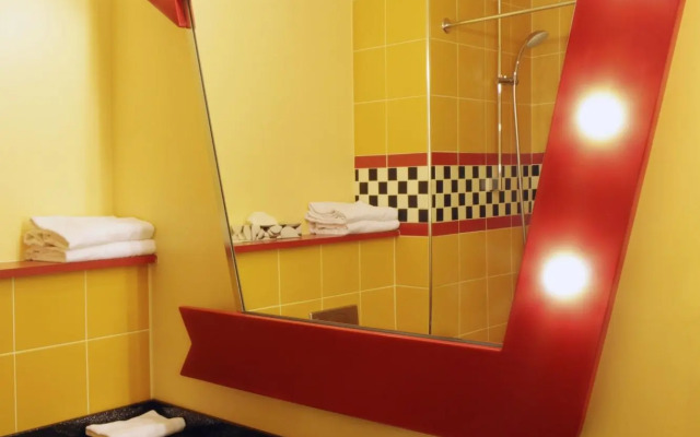 Отель Disney Hotel Santa Fe