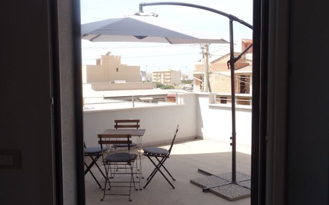 Eryx Apartments