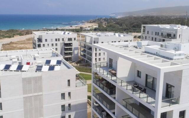 Penthouse Sunset Balcony by Sea N' Rent