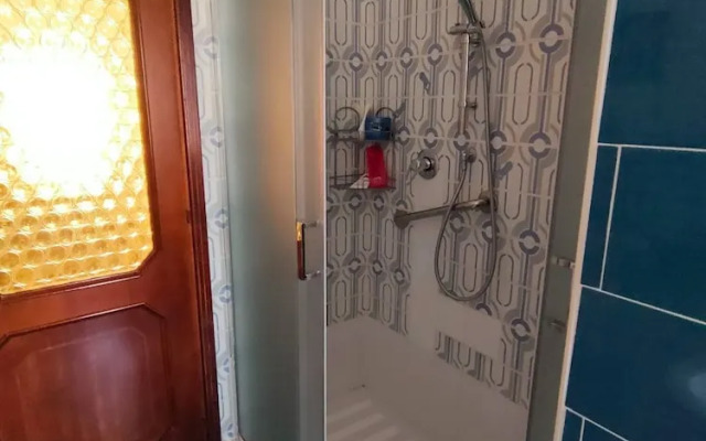 Room in Guest Room - La Palma Queen Room Lapalmarooms