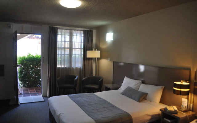 In Town Motor Inn