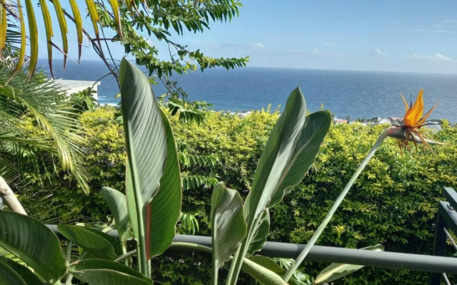 Suite INDIGO JACUZZI PRIVE PISCINE VUE MER acces cuisine laverie