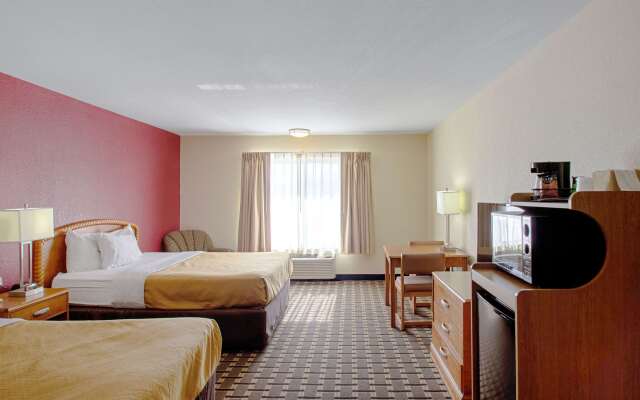 Econo Lodge Inn & Suites