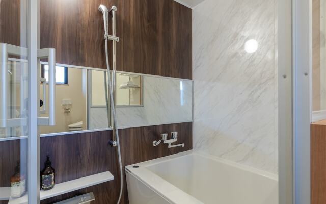 OYO Earth Hotel