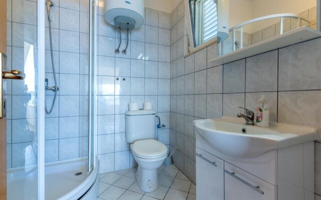 Awesome Home in Sevid With 5 Bedrooms