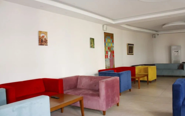 Mad Sea Hotel