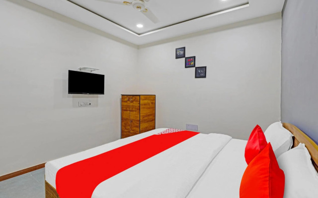 OYO Flagship 80625 Hotel King Land