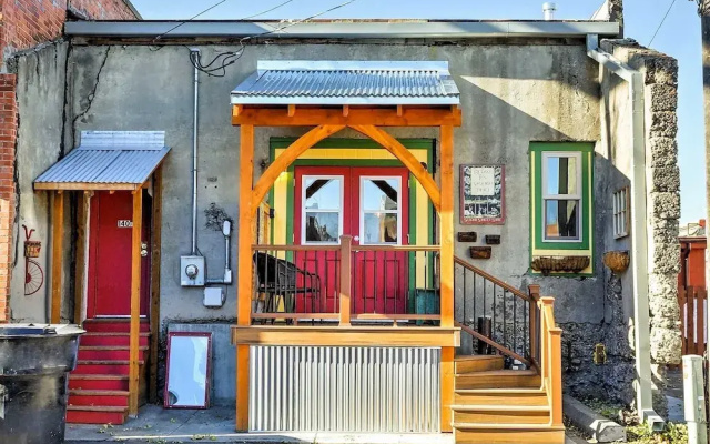 Walkable Studio Apartment in Downtown Livingston!
