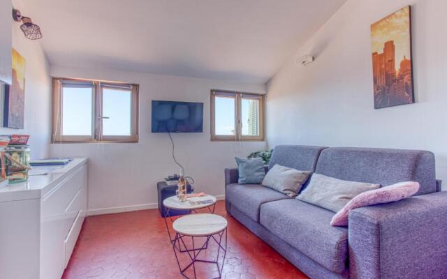 Gilly 4 - EXCEPTIONAL 2BEDS, SEA VIEW, MODERN,A/C, OLD TOWN