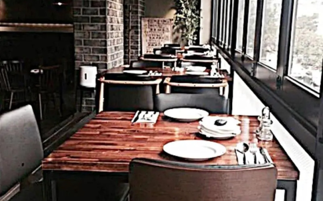 Okpo Business Hotel