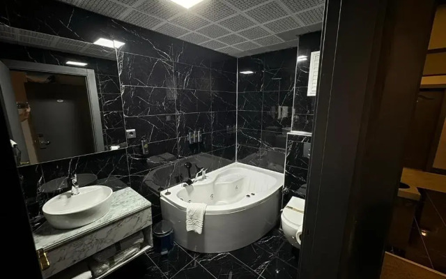 Royal Anka Hotel
