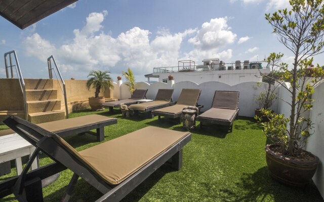 HACIENDA Hotel & Suites