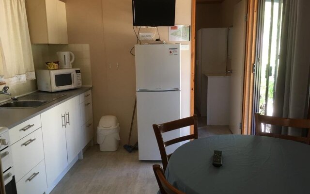 Pinjarra Caravan Park and Cabins