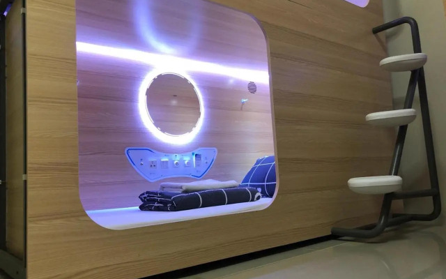 Capsule Pod @ Aljunied