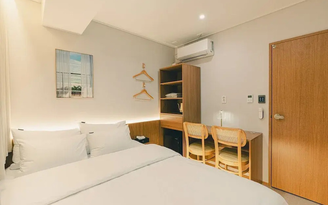 Esanghan Hotel Bupyeong