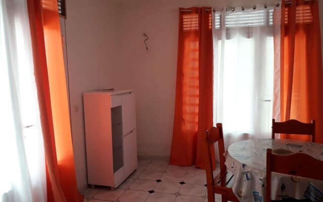 House with 3 Bedrooms in Vieux-Habitants, with Wonderful Sea View, Terrace And Wifi - 20 Km From the Beach