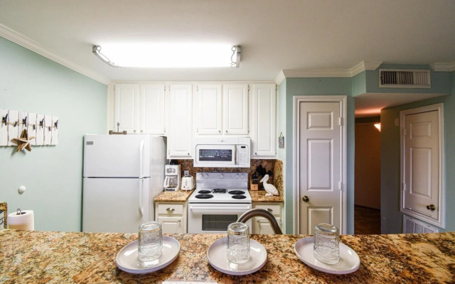 Maravilla Condos 111