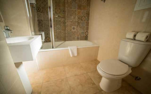 Myroandrou Beach Apartments