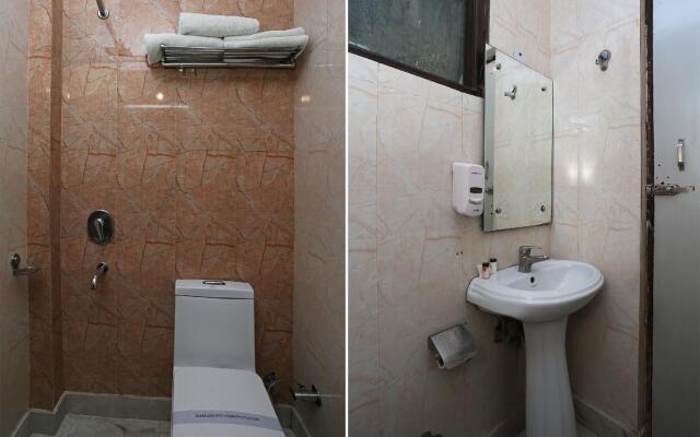 OYO 30698 Hari Om Guest House