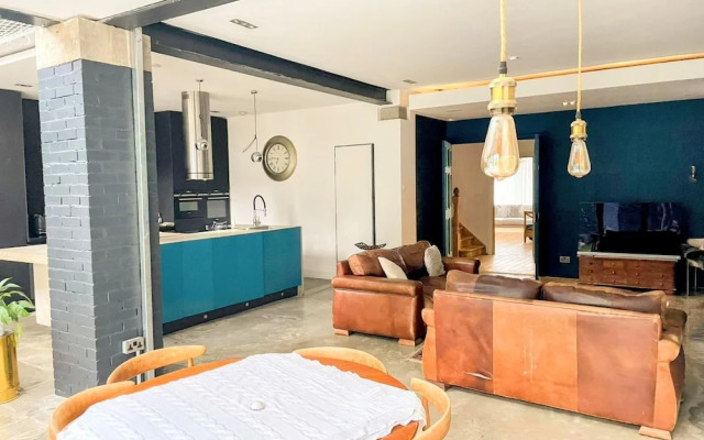 Remarkable 7-bed House in London