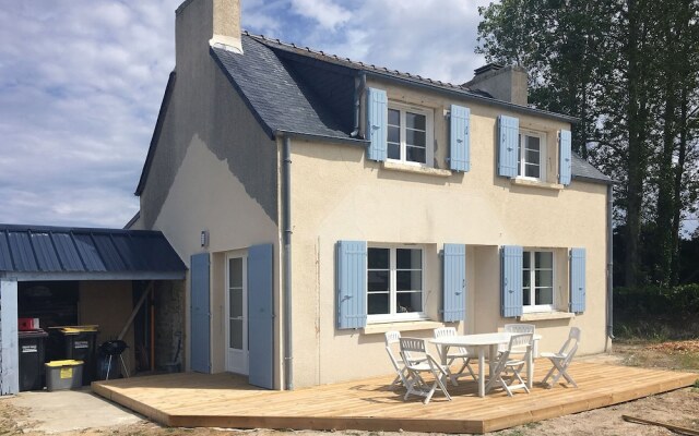 Cozy Holiday Home in Santec With Private Garden