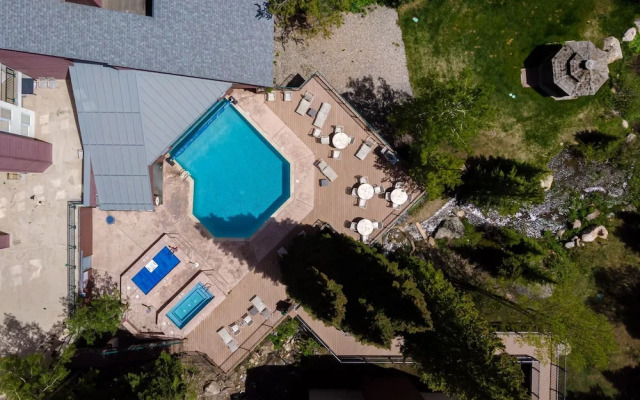 Iron Horse C5083 Studio Bedroom Condo by RedAwning