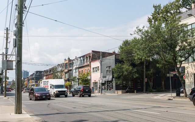 Applewood Suites - West Queen West Lofts