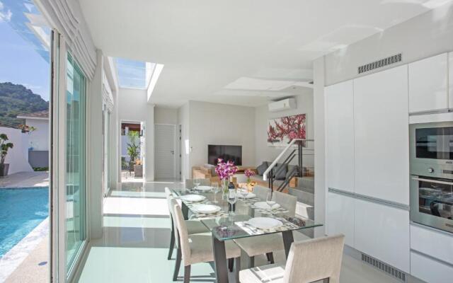 Elegant Designer 4BR Pool Villa Skylight