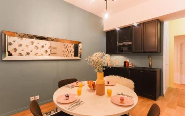 Private Apartment 2 -Old Town