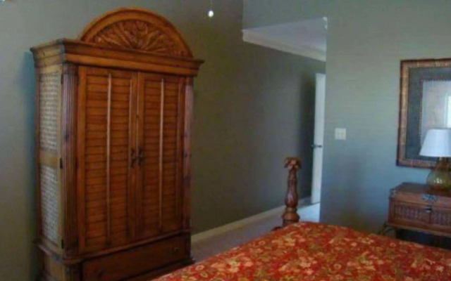 Shoreline Townhome by Holiday Isle