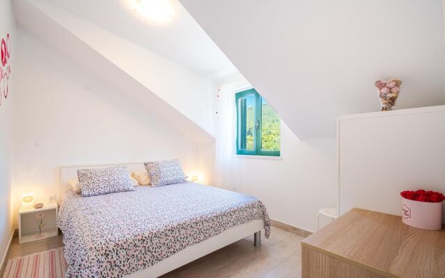 Amazing Home in Kneze With Wifi and 4 Bedrooms