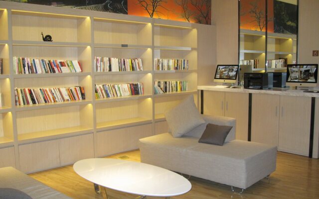 Hanzhong Atour Hotel