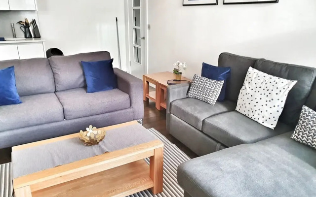 Urbane Spacious Executive Apartment