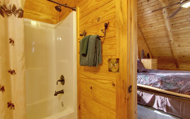 Secluded Smoky Mountain Cabin w/ Wraparound Deck!