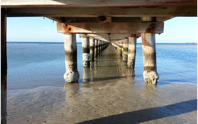 Avilla By The Bay