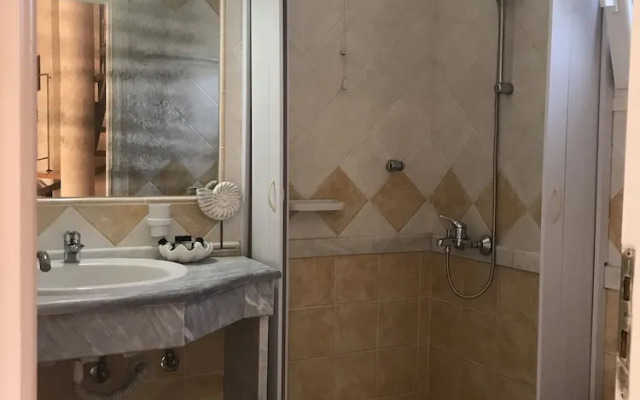 Room in Apartment - L'eremo Luxury Messonete
