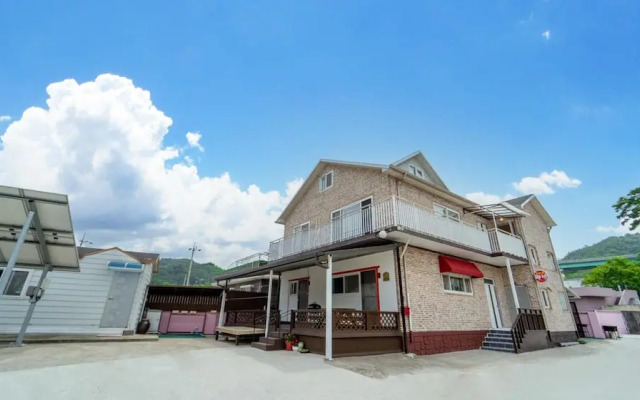 Samcheok Dasarang Pension