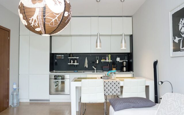 FM Luxury 1-BDR Apartment - Into the Woods