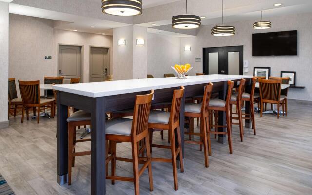 Hampton Inn Kansas City Northeast