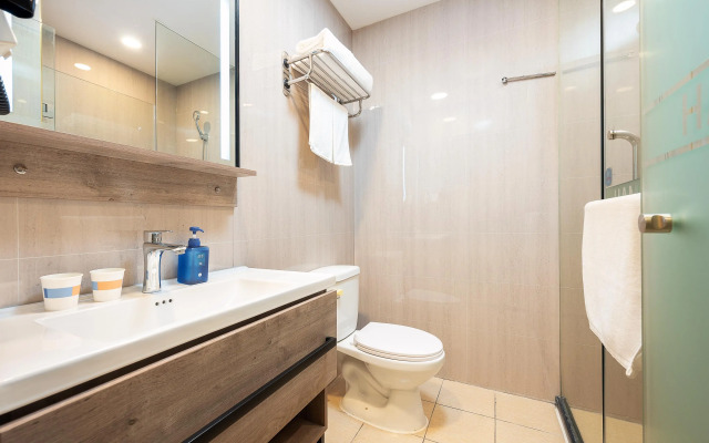 Hanting Hotel Shanghai Jufeng Road Metro Station